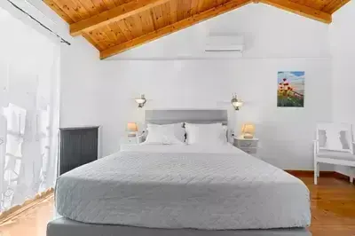 Myrtillo I Luxury Traditional House