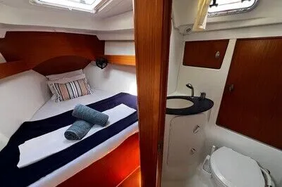 Beneteau 43 "Roualeyn" sailing boat