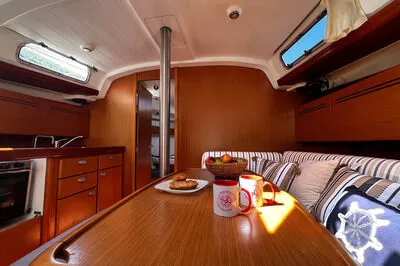 Beneteau 43 "Roualeyn" sailing boat