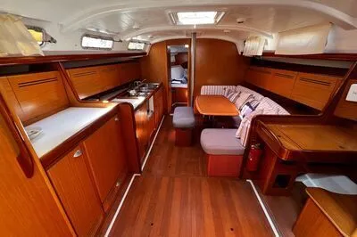Beneteau 43 "Roualeyn" sailing boat