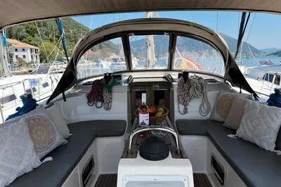 Bavaria boat WHISKEY FOXTROT second photo of the rental