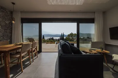 Villa Pelagia offering breathtaking views of the bay of Paleros