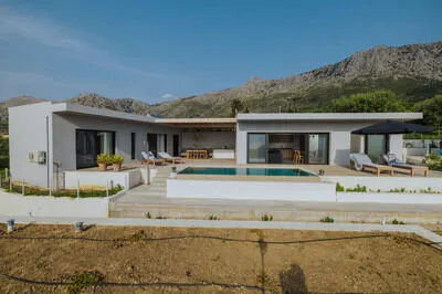 Villa Pelagia offering breathtaking views of the bay of Paleros
