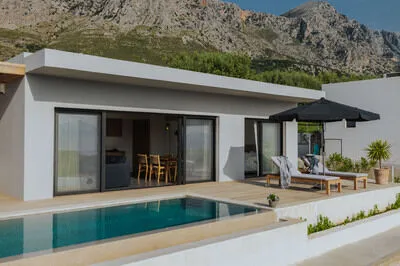 Villa Pelagia offering breathtaking views of the bay of Paleros