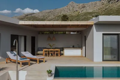 Villa Pelagia offering breathtaking views of the bay of Paleros