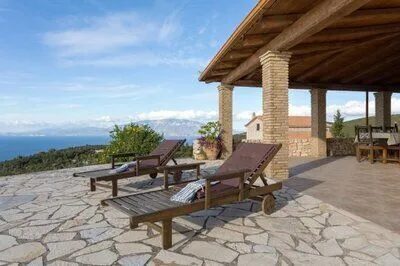 Spacious Family Villa with Pool & Sea Views