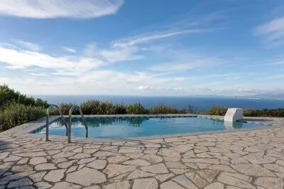 Spacious Family Villa with Pool & Sea Views