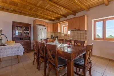 Spacious Family Villa with Pool & Sea Views