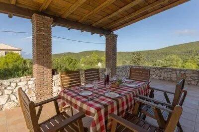 Spacious 3-Bedroom Villa with Private Pool close to Navagio