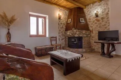 Spacious 3-Bedroom Villa with Private Pool close to Navagio