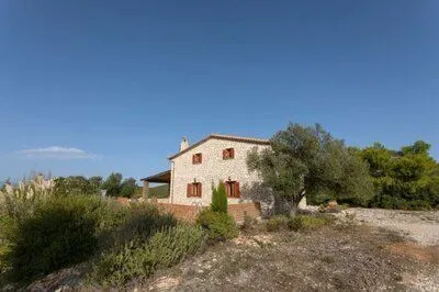 Spacious 3-Bedroom Villa with Private Pool close to Navagio