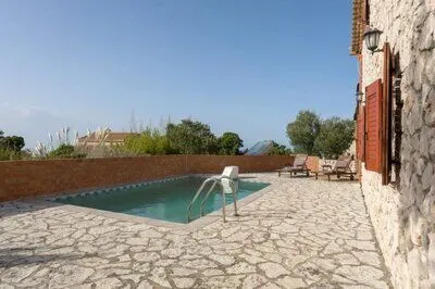 Spacious 3-Bedroom Villa with Private Pool close to Navagio