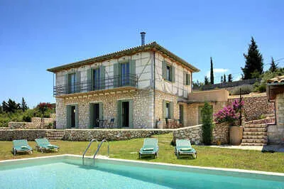 Melivaro 4bedroom villa with stunning views 700 m from Tsoukalades village