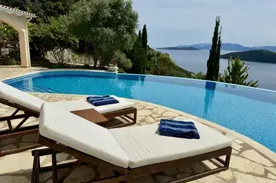 Luxury villa with breathtaking views 5min from the beach