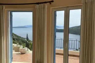 Luxury villa with breathtaking views 5min from the beach