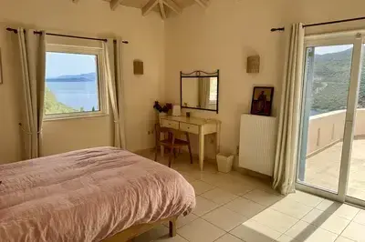 Luxury villa with breathtaking views 5min from the beach