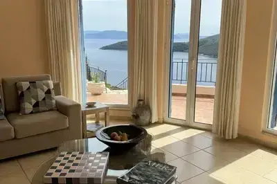 Luxury villa with breathtaking views 5min from the beach