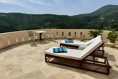 Luxury villa with breathtaking views 5min from the beach