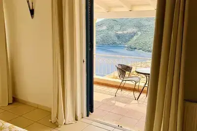 Luxury villa with breathtaking views 5min from the beach