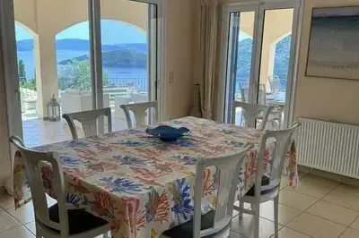 Luxury villa with breathtaking views 5min from the beach