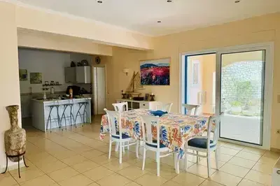 Luxury villa with breathtaking views 5min from the beach