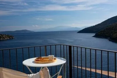 Villa Kalamos - Elegant Villa With Direct Sea Access