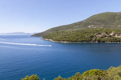 Villa Kalamos - Elegant Villa With Direct Sea Access