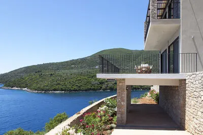 Villa Kalamos - Elegant Villa With Direct Sea Access