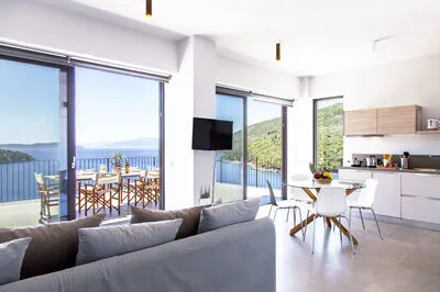 Villa Kalamos - Elegant Villa With Direct Sea Access