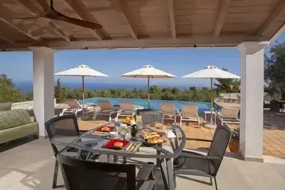 Villa Borsa: Secluded Retreat with Sea Views, Gym and near famous beaches