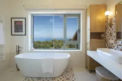 Villa Borsa: Secluded Retreat with Sea Views, Gym and near famous beaches