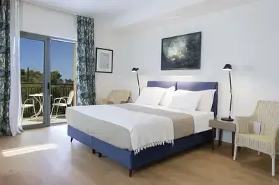 Villa Borsa: Secluded Retreat with Sea Views, Gym and near famous beaches