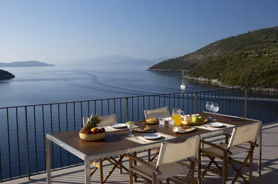 Villa Kalamos - Elegant Villa With Direct Sea Access