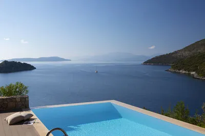Villa Kalamos - Elegant Villa With Direct Sea Access