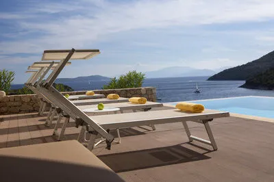 Villa Kalamos - Elegant Villa With Direct Sea Access