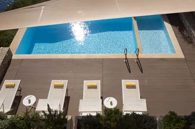 Villa Kalamos - Elegant Villa With Direct Sea Access