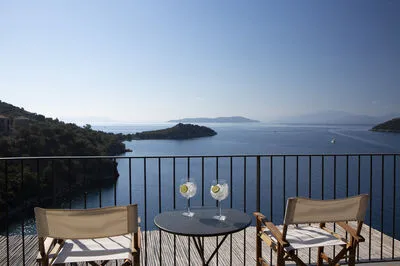 Villa Kalamos - Elegant Villa With Direct Sea Access