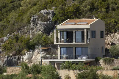 Villa Kalamos - Elegant Villa With Direct Sea Access