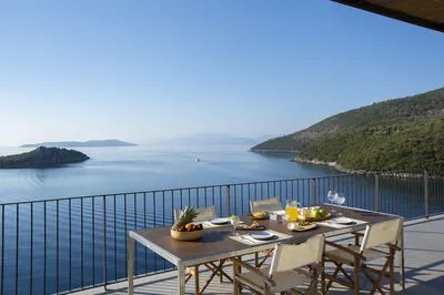 Villa Kalamos - Elegant Villa With Direct Sea Access