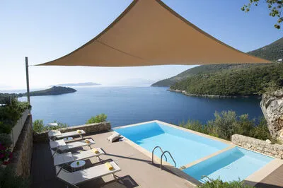 Villa Kalamos - Elegant Villa With Direct Sea Access