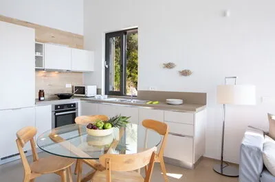 Villa Kalamos - Elegant Villa With Direct Sea Access