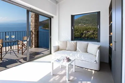 Villa Kalamos - Elegant Villa With Direct Sea Access
