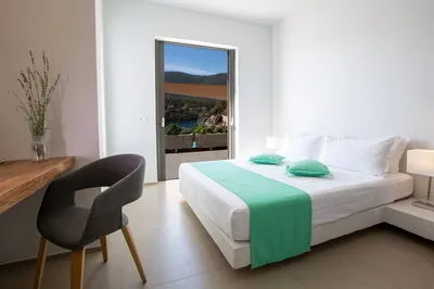 Villa Kalamos - Elegant Villa With Direct Sea Access