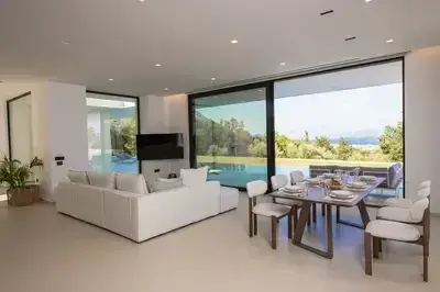 Relaxing Luxury Villa in Nydri with Modern Comfort