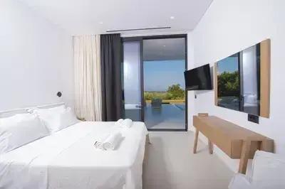 Relaxing Luxury Villa in Nydri with Modern Comfort