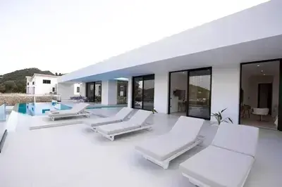 Relaxing Luxury Villa in Nydri with Modern Comfort
