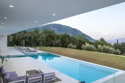 Relaxing Luxury Villa in Nydri with Modern Comfort