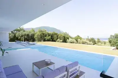 Relaxing Luxury Villa in Nydri with Modern Comfort