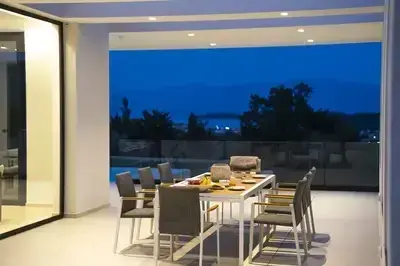 Relaxing Luxury Villa in Nydri with Modern Comfort