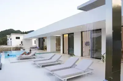 Relaxing Luxury Villa in Nydri with Modern Comfort